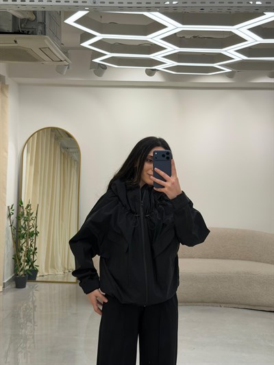 Dik Yaka Tasarım Yağmurluk Siyah