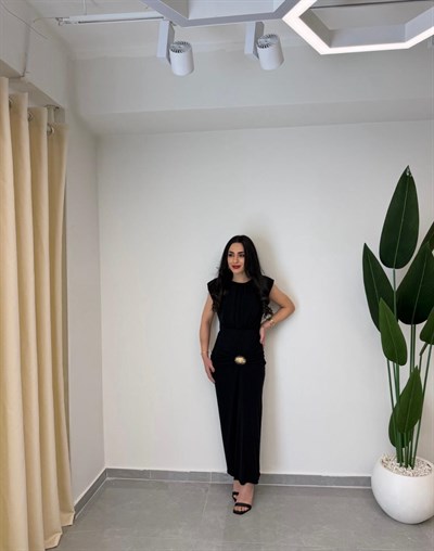 Drapeli Aksesuar Detaylı Vatkalı Elbise Siyah