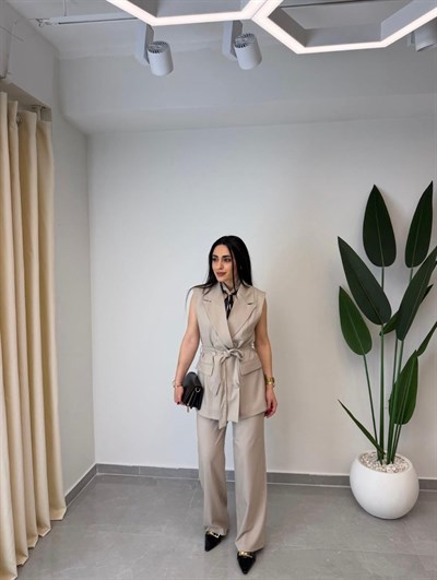 Düğmeli Kuşaklı Yelek-Pantolon İkili Takım