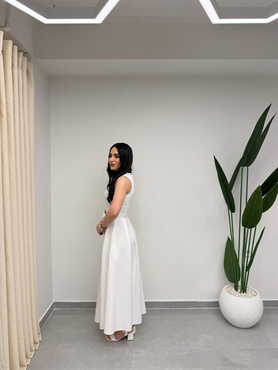 Kolsuz Kemerli Elbise Beyaz