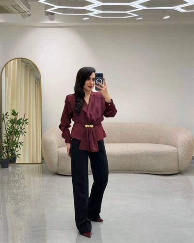 Kruvaze Yaka Broş Detaylı Bluz Bordo