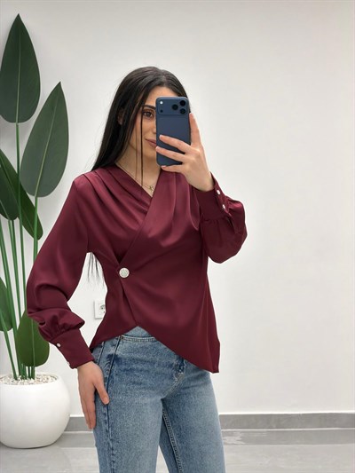 Kruvaze Yaka Düğme Detaylı Saten Bluz Bordo