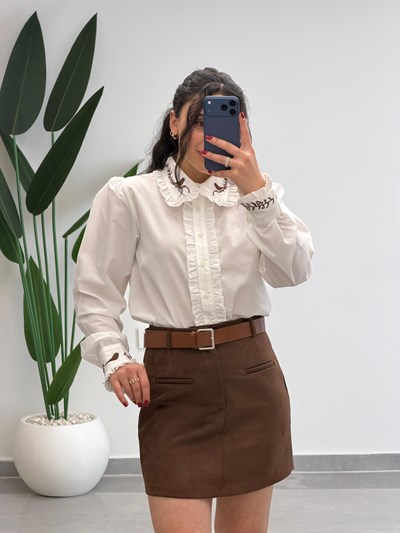 Kuş Nakış İşlemeli Fırfırlı Gömlek