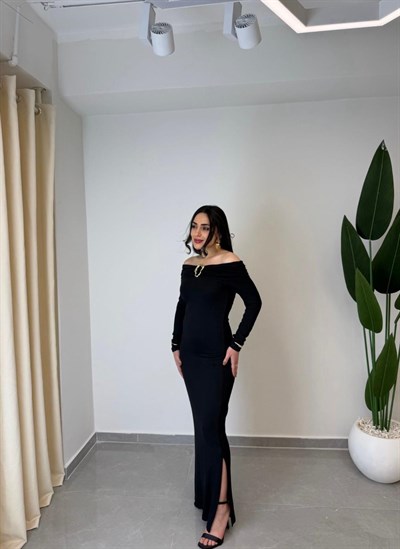 Madonna Yaka Aksesuar Detaylı Elbise Siyah