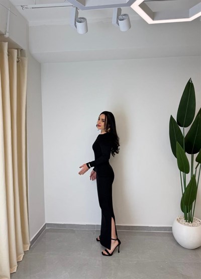 Madonna Yaka Aksesuar Detaylı Elbise Siyah