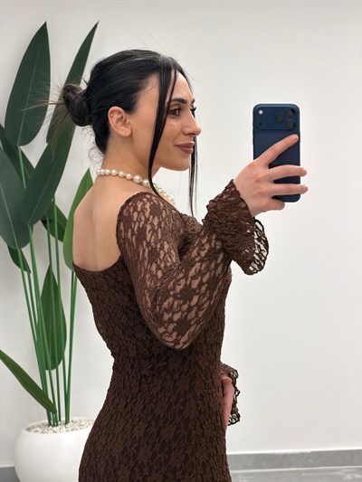 Madonna Yaka Dantel Balık Elbise Kahve