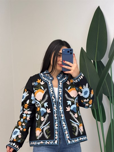 Nakış İşlemeli Mevsimlik Ceket