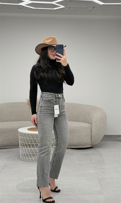Premium Kalite Paçası Kesik Boyfit Jean Açık Gri