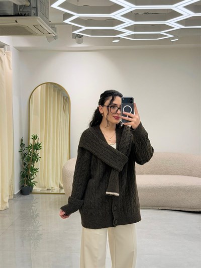 Şal Detaylı Örgü Hırka Kahve