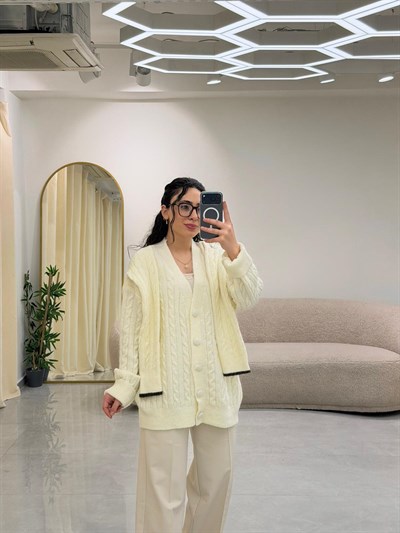 Şal Detaylı Örgü Hırka Krem