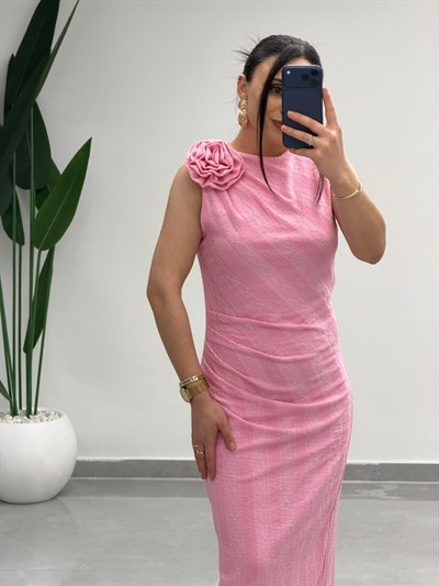 Sıfır Kol Bel Büzgülü Midi Elbise Pembe