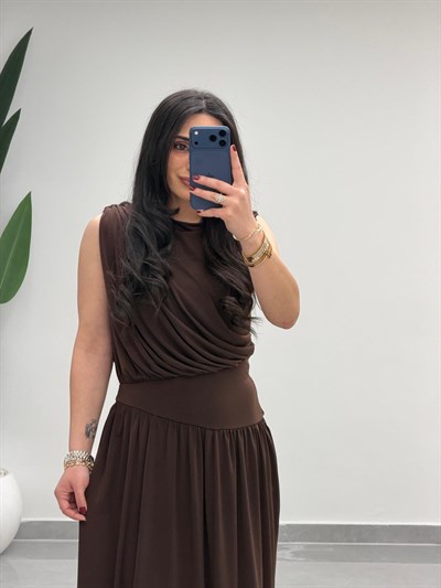 Sıfır Kol Belden Oturtmalı Elbise Kahve