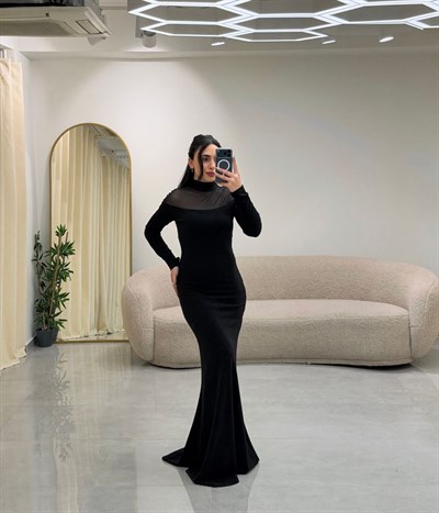 Transparan Detaylı Tasarım Simli Elbise