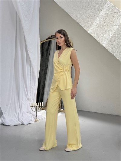 Sıfır Kol Gold Tokalı Kruvaze Yaka Modal takım sarı