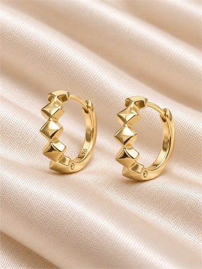 TURKUAZ XUPING 14K PİRAMİT DESEN HALKA KÜPE