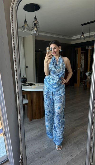 Mavi Desenli Sırt Dekolteli Bluz