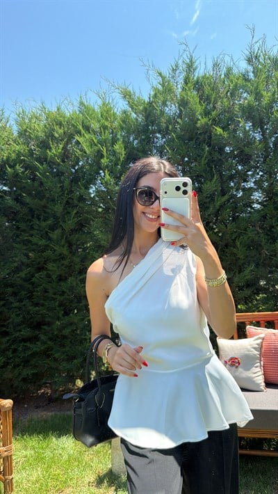 BEYAZ ASİMETRİK SATEN BLUZ