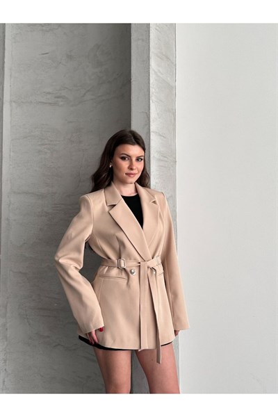 Çift Toka Detaylı Kuşaklı Blazer Ceket