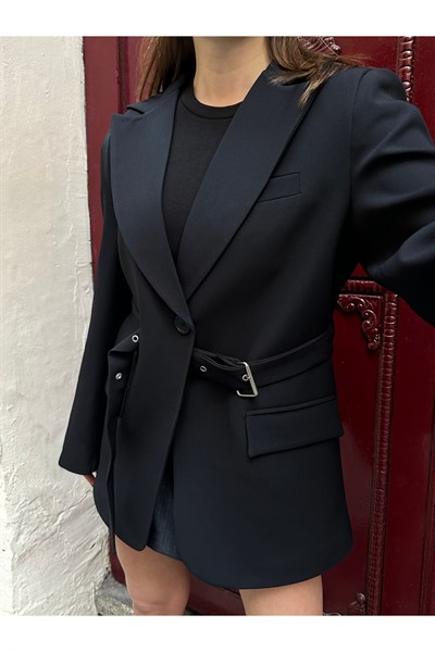 Kadın Yeni Sezon Kemer Detaylı Blazer Ceket