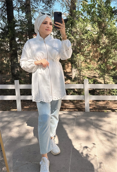 4266 Önden Fermuarlı İşlemeli Kap | Beyaz