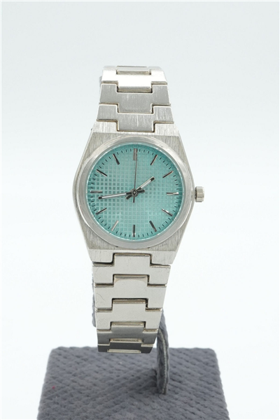 Saat. Silver