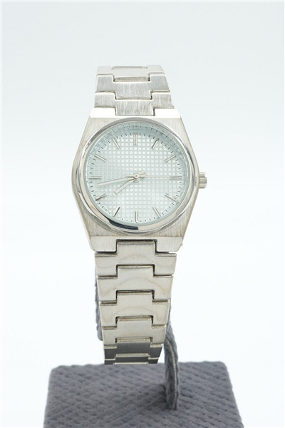 Saat. Silver