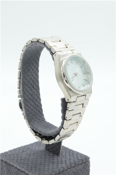 Saat. Silver