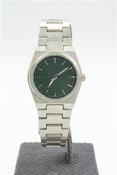 Saat. Silver