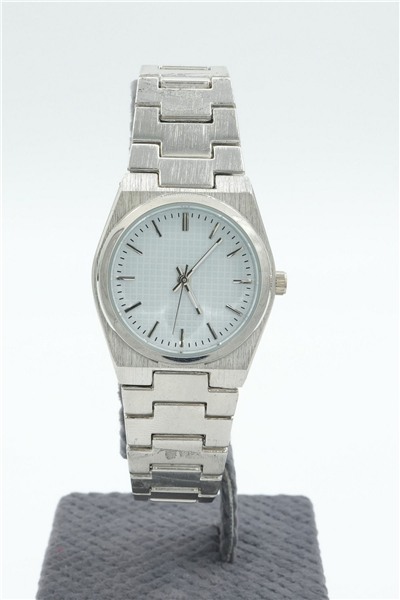 Saat. Silver