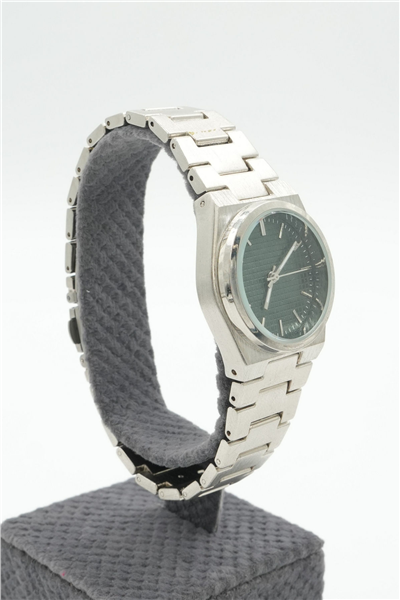Saat. Silver