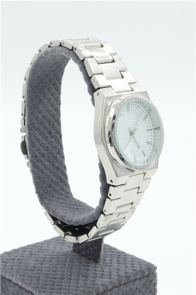Saat. Silver