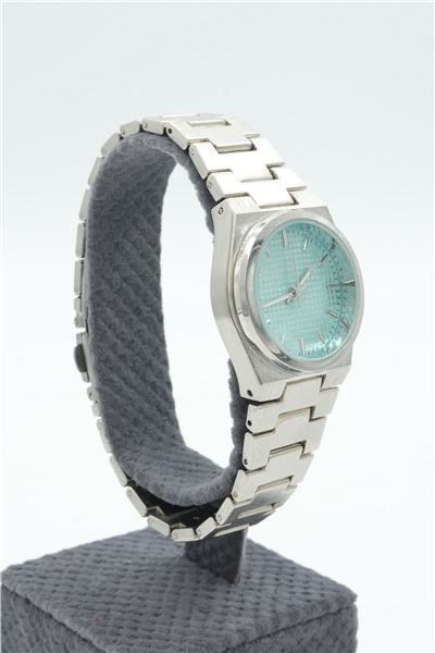 Saat. Silver