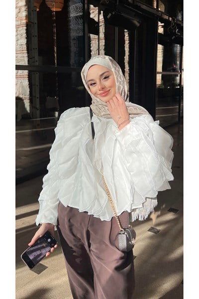 Kadın Astarlı Fırfırlı Beyaz Şifon Bluz