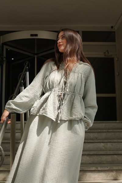 Kadın Bağcık Detaylı Yıkanmış Yumuşak Pamuk Muslin Bluz