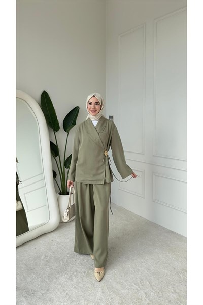 Kadın Toka Detaylı Kimono Bluz Bol Pantolonlu Takım