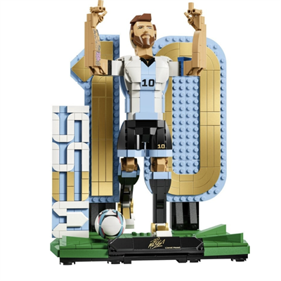 LEGO MESSİ HEYKELİ