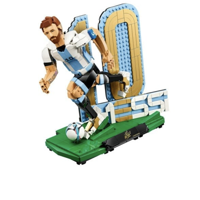LEGO MESSİ HEYKELİ