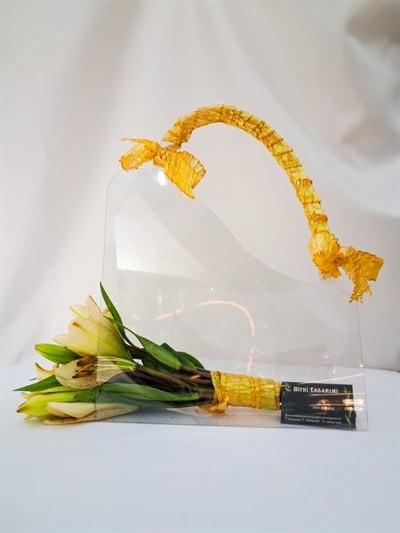 Şeffaf Taşıma Çantasında Lilyum Buketi 1.500,00 TL