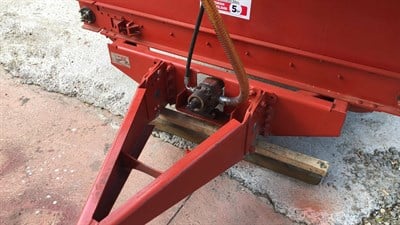 FutterMeister 8 m3 Dik Yem Karma Makinası