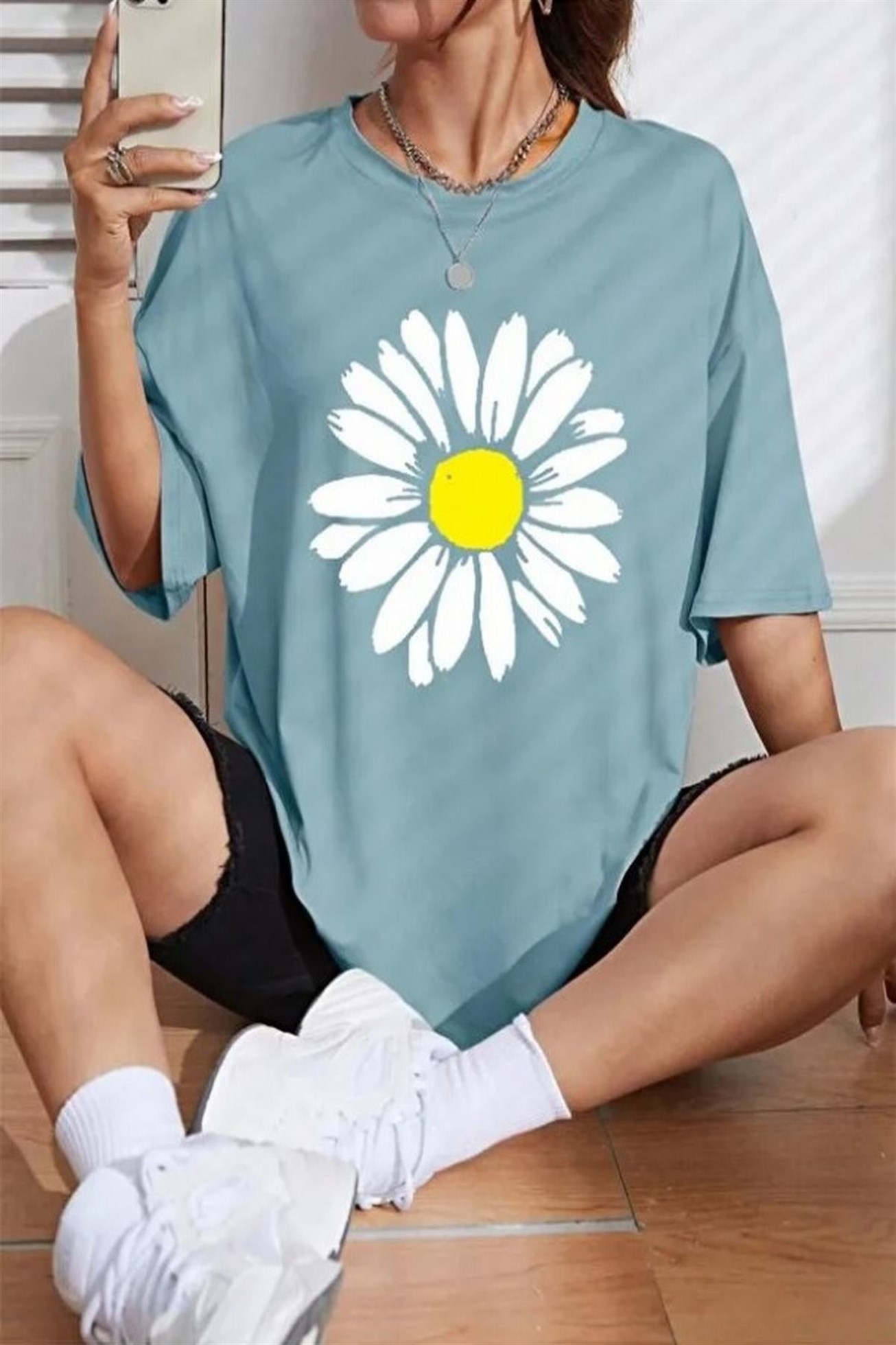 Mavi Papatya Desenli Kadın Tişört