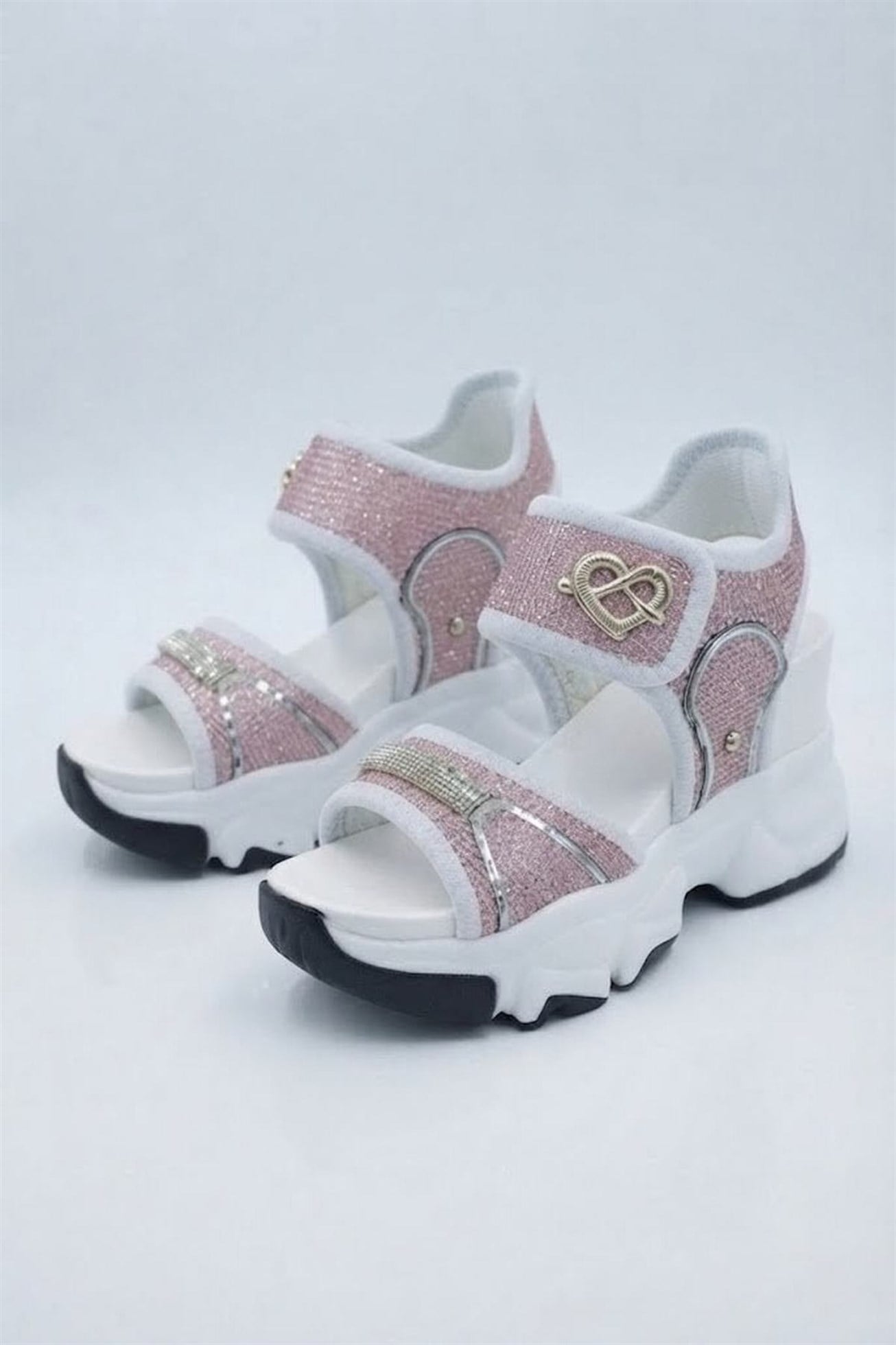 Pembe Kalpli Tokalı Taş Detaylı 10 CM Topuklu Kadın Spor Sandalet