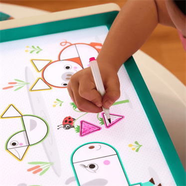 B.Toys Eğitici ve Işıklı Oyun Kutusu