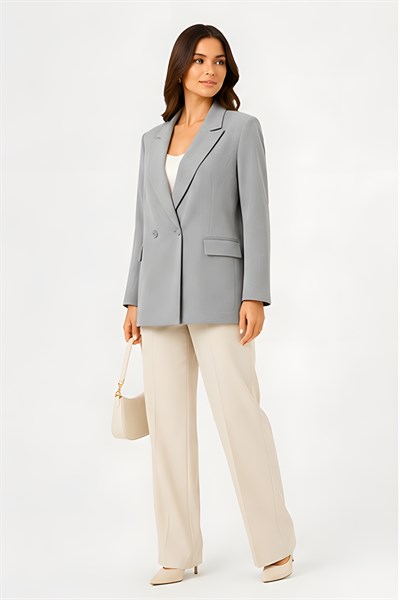 Lili Woman Kadın Kruvaze Açık Gri Blazer Ceket – Çift Düğmeli, Cep Kapaklı P.3982G