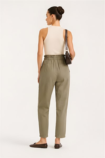 Lili Woman Kadın Premium Cep Kapaklı Gabardin Pantolon – Relaxed Fit P.P006