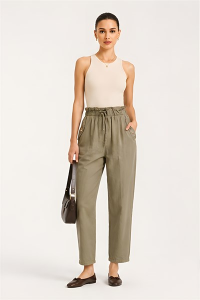 Lili Woman Kadın Premium Cep Kapaklı Gabardin Pantolon – Relaxed Fit P.P006