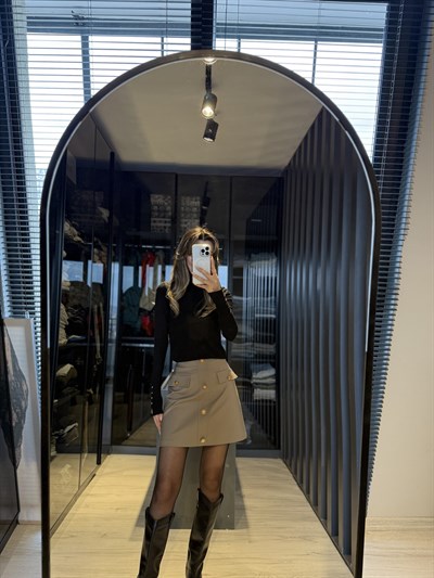 Süs cepli gold düğmeli etek