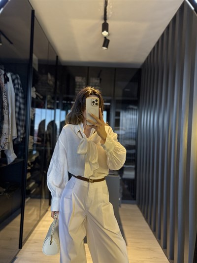 Beyaz Bağlama detaylı kruvaze gömlek