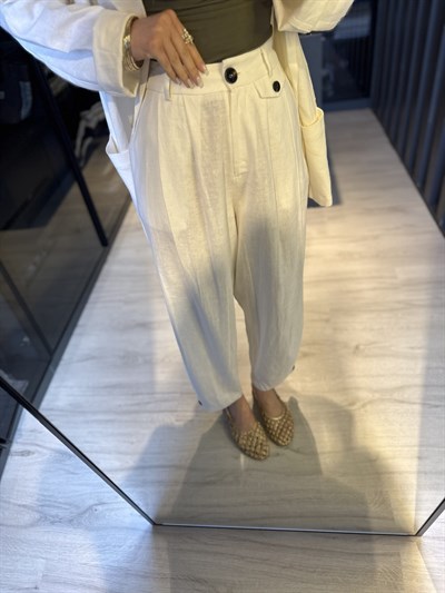 Beyaz Ham Keten Paça Düğme Detay Pantolon
