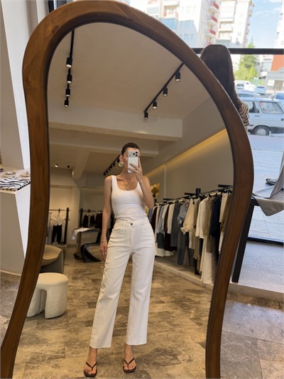 Beyaz Straight Jean