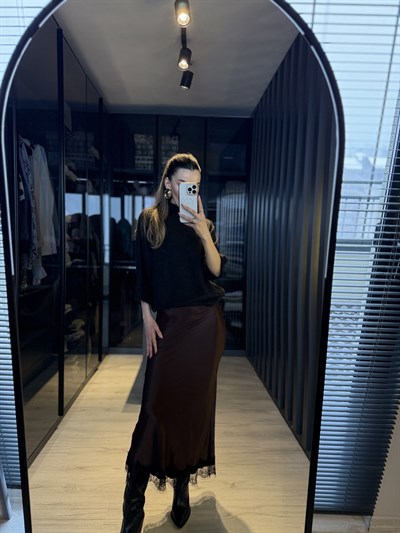 Dantel detay saten midi etek